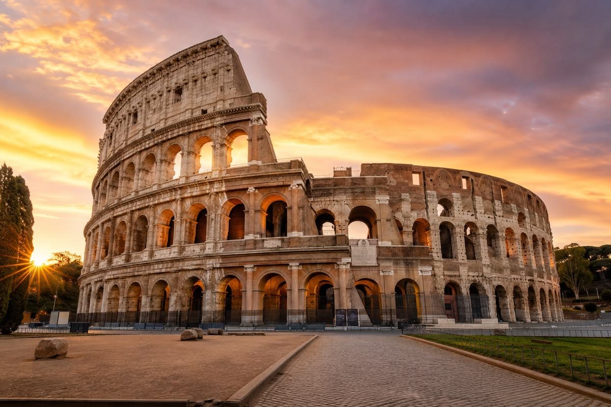 Coliseo de Roma al amanecer